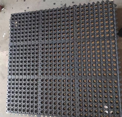Tapete de borracha antiestática com buracos, tapete de borracha estática dispersiva, tapete de borracha antiestática perfurado
